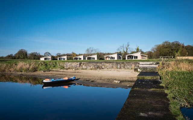 Platinum Lakeside Lodge at Mullans Bay