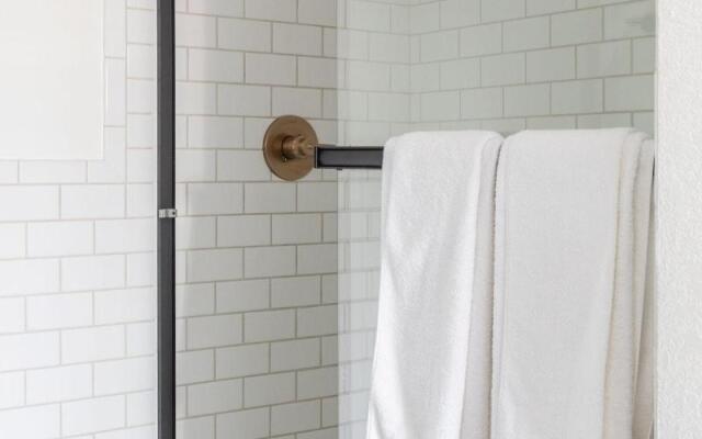 Signature Inn Oakland