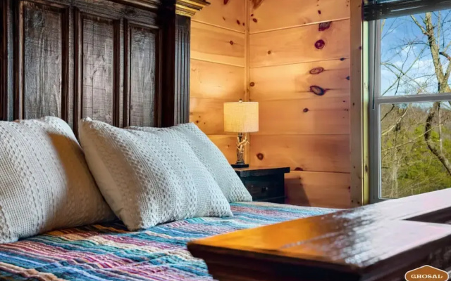Heavenly Heights by Ghosal Luxury Lodging