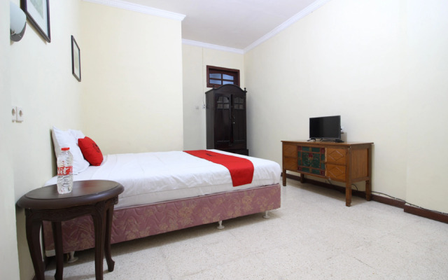 RedDoorz @ Mantrijeron 2