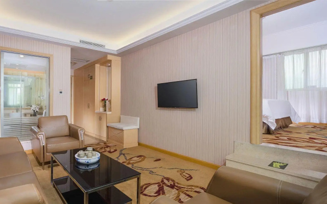 Vienna Hotel Guangdong Huizhou Jiangbei Railway Station