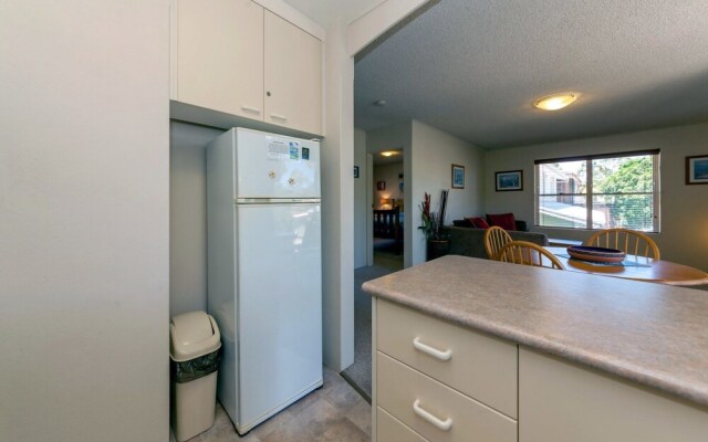 Apanie, 3/12 Kurrawa Close,