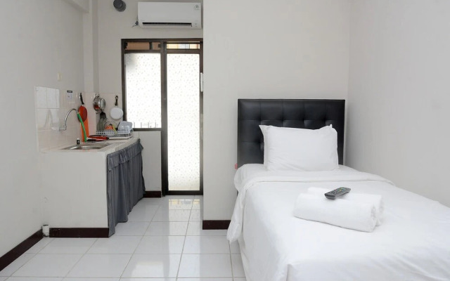 Alluring Studio at Lagoon Apartment near Bekasi Town Square