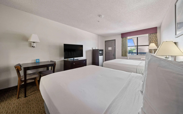 Days Inn by Wyndham Round Rock