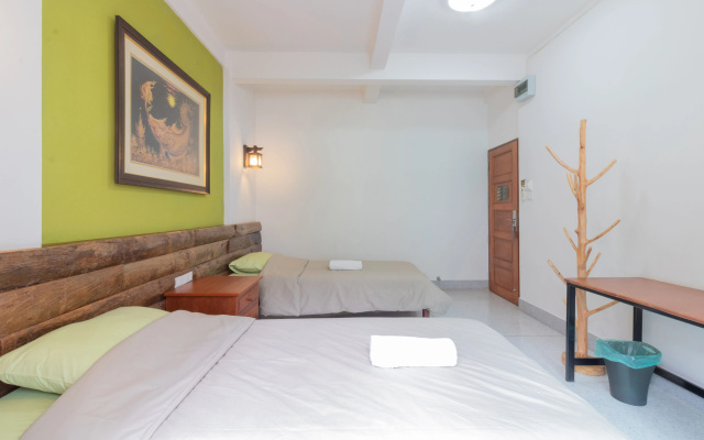Banthat Thong Hostel – Guest Rooms – Bangkok