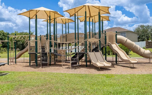 Jasmine Breeze Home for 12