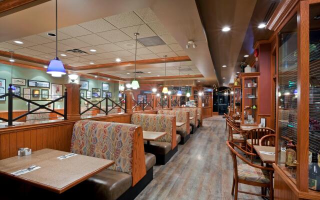 Holiday Inn Hotel & Suites North Vancouver by IHG