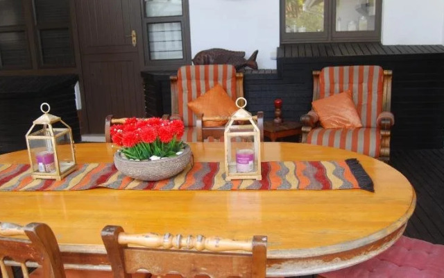 Riverside de Charmoy Estate Guest House