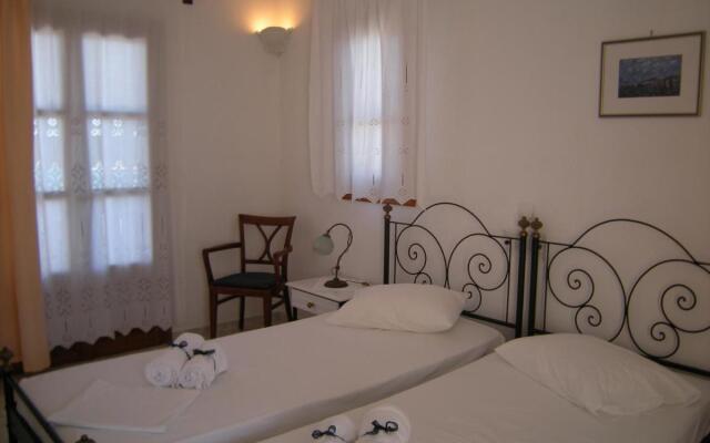 Hotel Roussos Beach