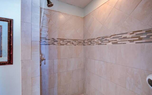 Crystal Shores W 301