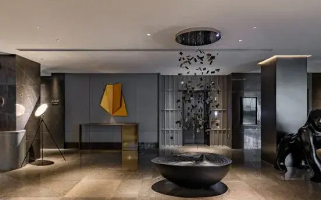 Holz Curio Hotel