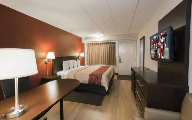 Red Roof Inn PLUS+ St Louis - Forest Park/ Hampton Ave