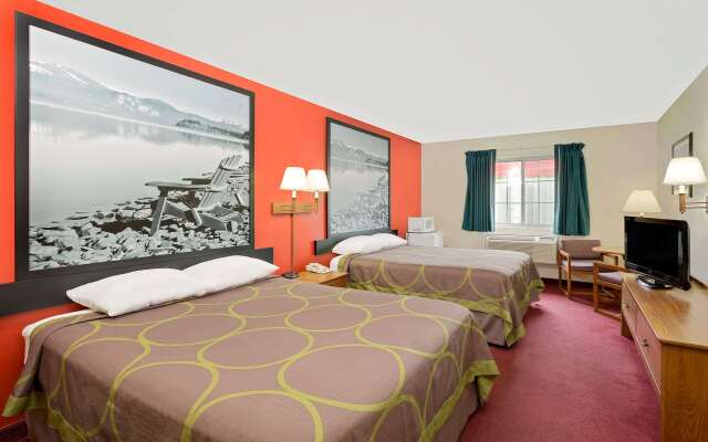 Super 8 by Wyndham Mound City