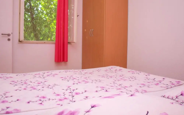 Romantic Apartment With big Garden and Grill