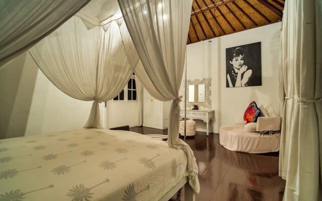 White Star Villa
