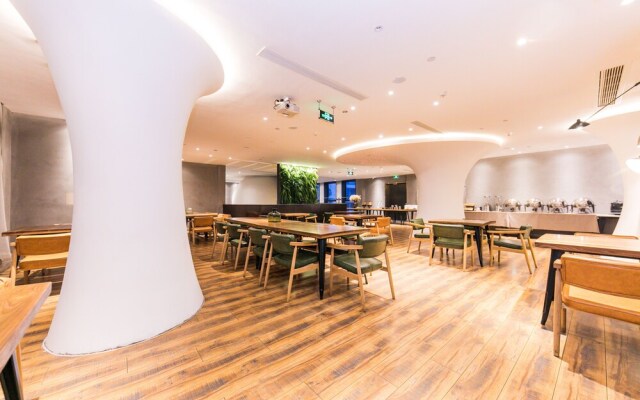 ibis Styles Wenzhou Heart Workshop