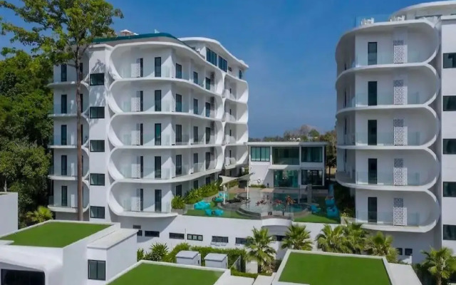 Nai Harn Suite near Beach UTN D502
