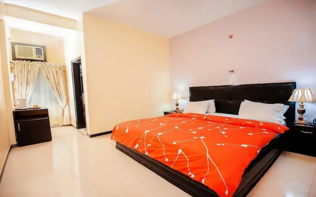 Universal Hotel Enugu