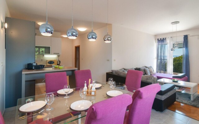 Nice Apartment in Split With 2 Bedrooms and Wifi