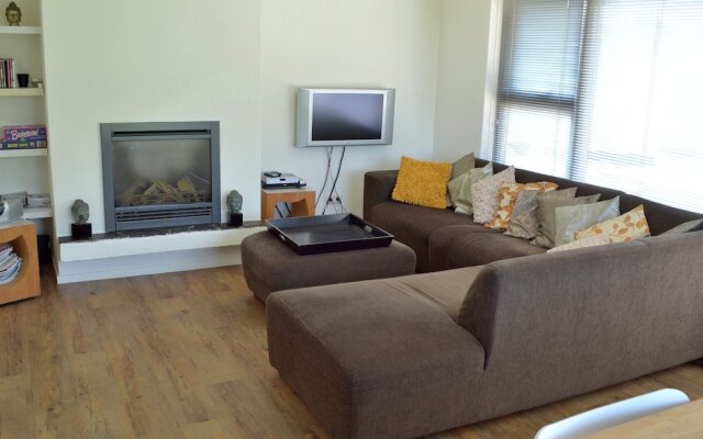 Sunlit Villa with Sauna in Nes