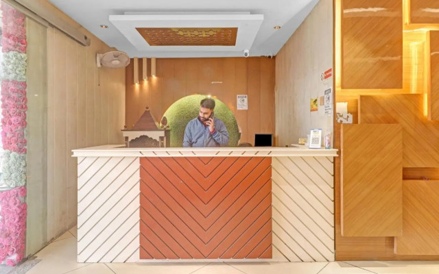 OYO 26766 Laxmi Abode