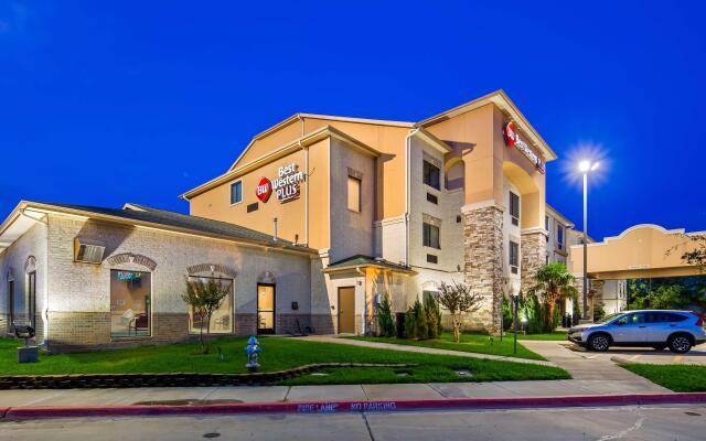 Best Western Plus Burleson Inn & Suites