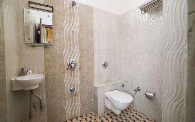 OYO 14816 Hotel Omni