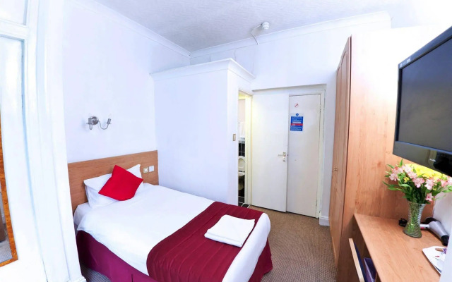 Whiteleaf Hotel