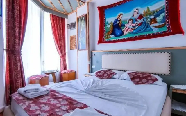 Oda's Room