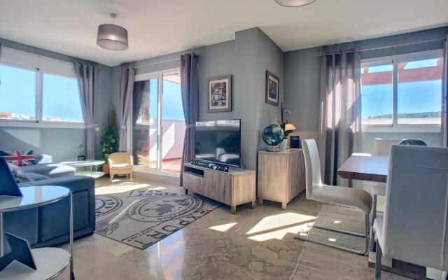 2253-Amazing penthouse, huge terrace, golf view