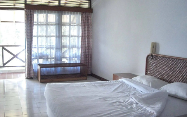 Pandu Lakeside Hotel Tuktuk