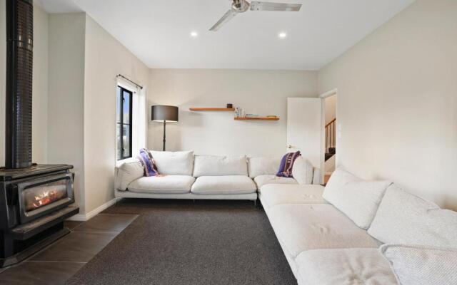 Kokomea House - Wanaka Holiday Home