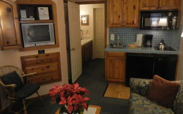 GetAways at Olympic Village Inn