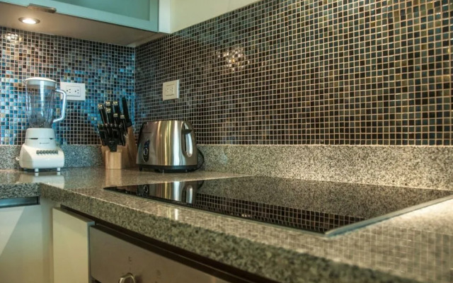 Doca 103 2 Bedrooms and Jacuzzi by RedAwning