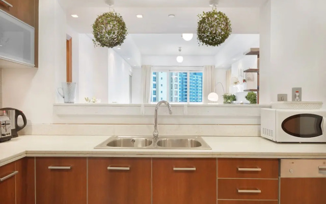 Maison Privee - Modern and Airy 2BR in Palm Jumeirah