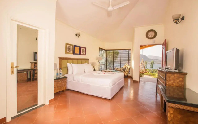 Residency Lake Resort & Spa
