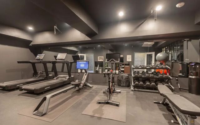 The Maverick, powered by Placemakr - River Walk