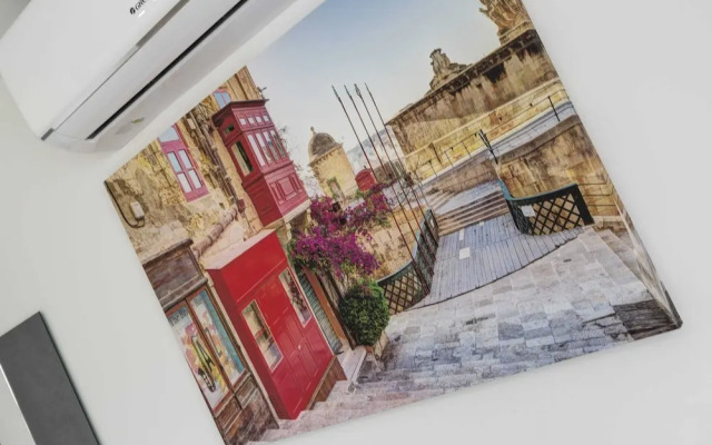 Gzira Suite 13