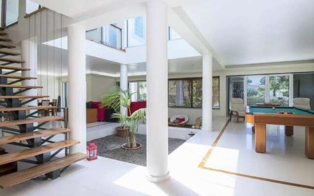 Villa Fati in Pen Nsula de Tr ia