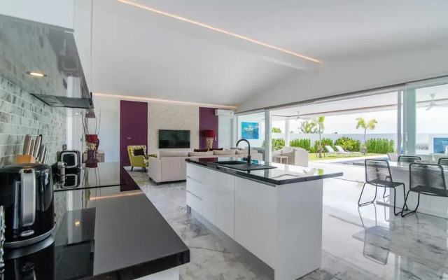 Luxury Modern 4 Bedroom Pool FH108
