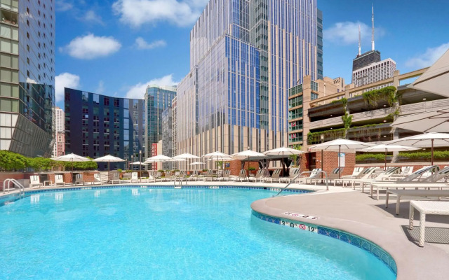 DoubleTree by Hilton Chicago - Magnificent Mile