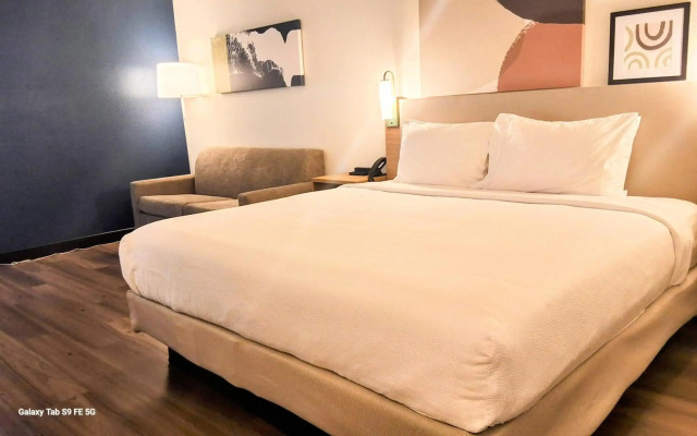 Spark by Hilton Denver East I 70