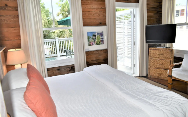 Simonton Court Historic Inn & Cottages