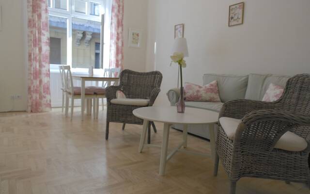 Hi5 Apartments - Parliament