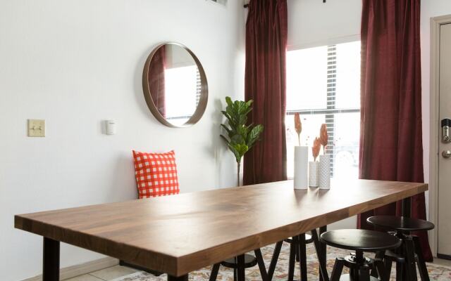 Chic West Campus Apts by WanderJaunt