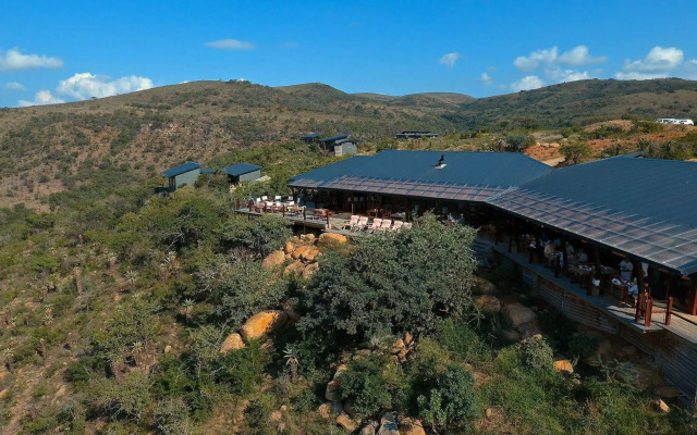 Rhino Ridge Safari Lodge