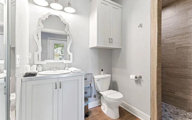 Luxury Home W/pool, Grill/bar, &movieroom