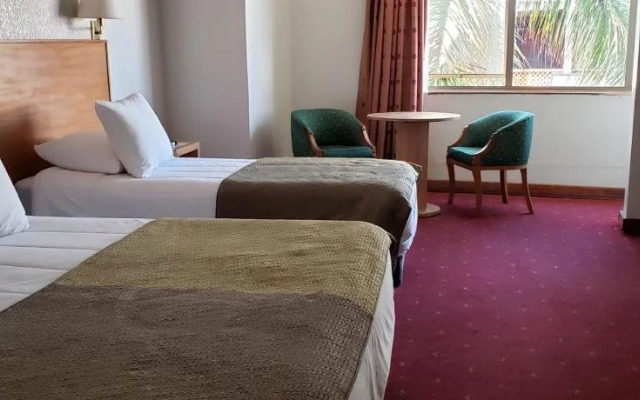 Hotel Gavina Express