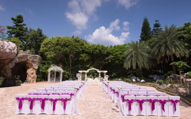 Noah's Ark Hotel & Resort