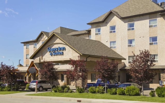 Days Inn & Suites by Wyndham West Edmonton